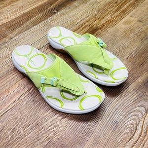 New ~ Merrell Thong Sweet Pea Green Size 8
